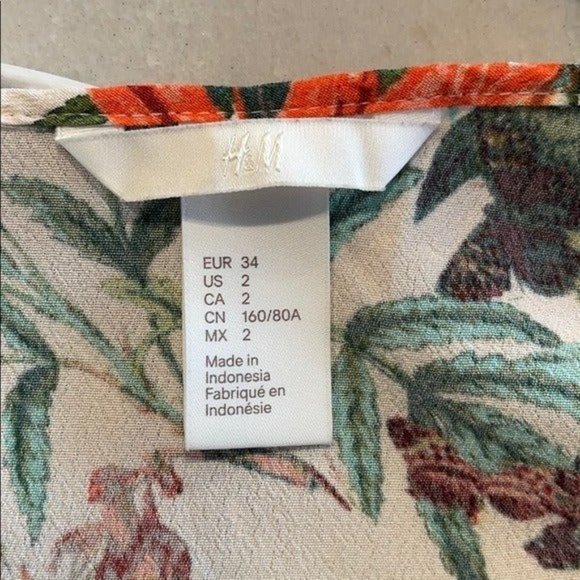 H&M Hawaiian Tropical Top Floral Blouse Short Sleeve Sheer White Vacation Sz 2 - Picture 3 of 5